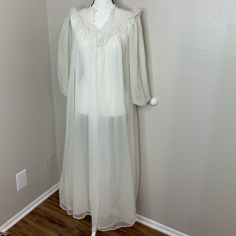 - VINTAGE NISE STEVENS WHITE PEIGNOIR SIZE P…